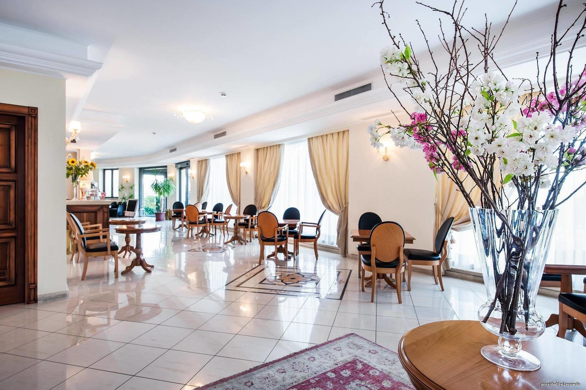 קרוטונה Hotel San Giorgio מראה חיצוני תמונה