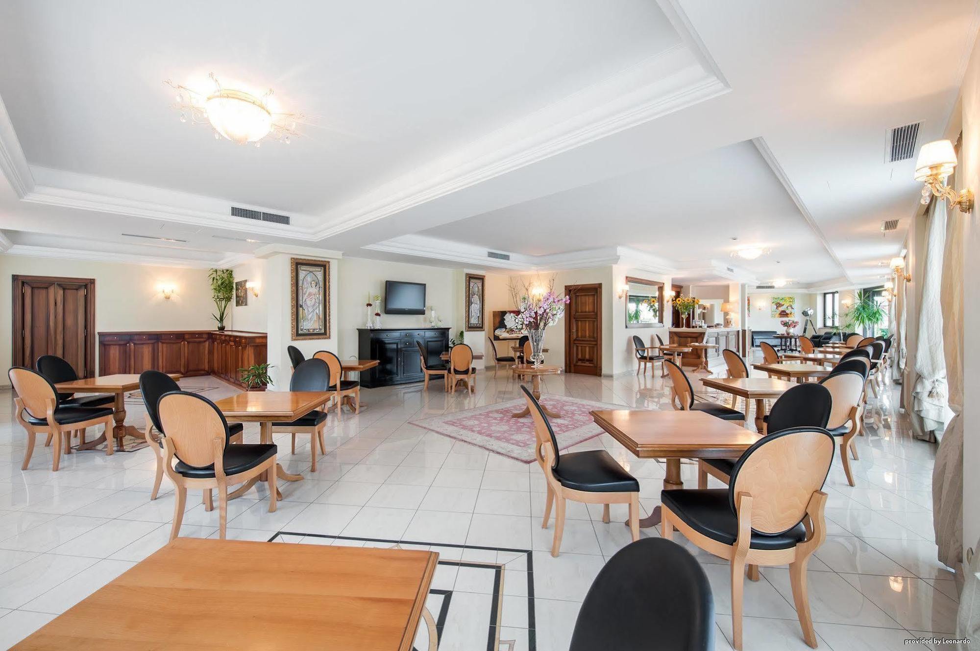 קרוטונה Hotel San Giorgio מראה חיצוני תמונה
